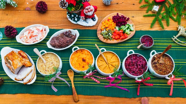 Porkkana- ja lanttulaatikko kuuluvat suomalaiseen joulupöytään