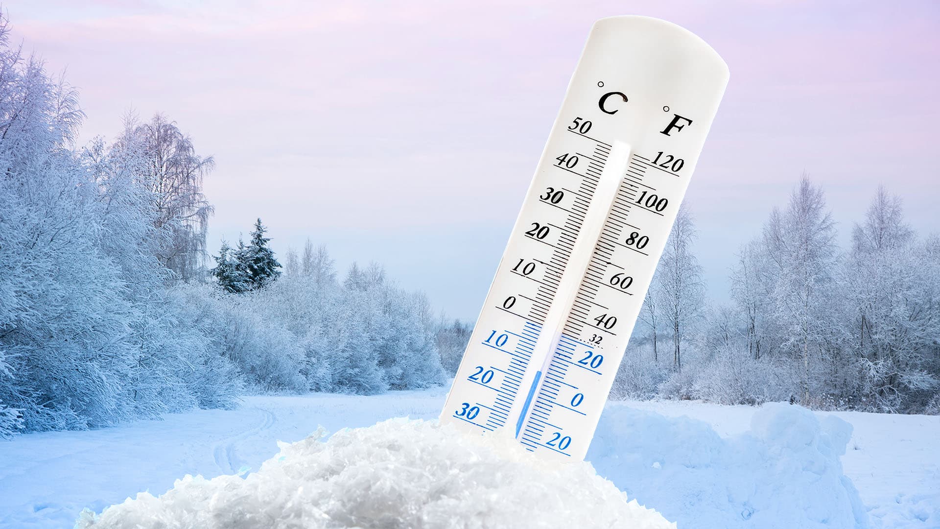 Näin pakkanen vaikuttaa kotiisi: lämpöpumppu ei toimi, takka kuumenee, runko paukkuu..