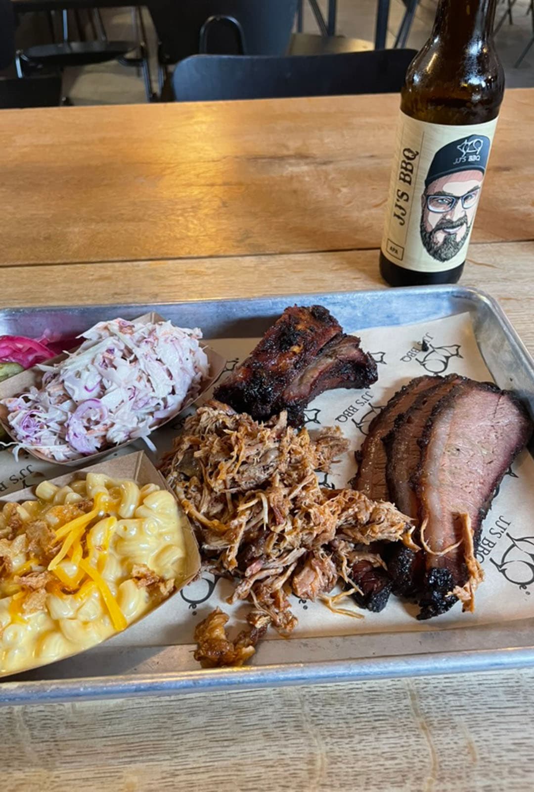 <p data-block-key="o161b">Maisteluannos Suomen ehkä tunnetuimmassa BBQ-ravintolassa Salossa (JJ's BBQ).</p>