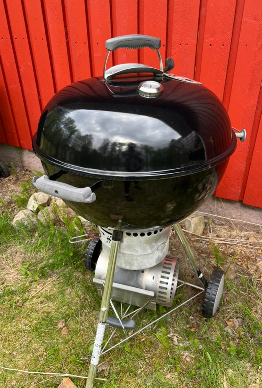 <p data-block-key="3peqz">Weber One-Touch 57cm.</p>