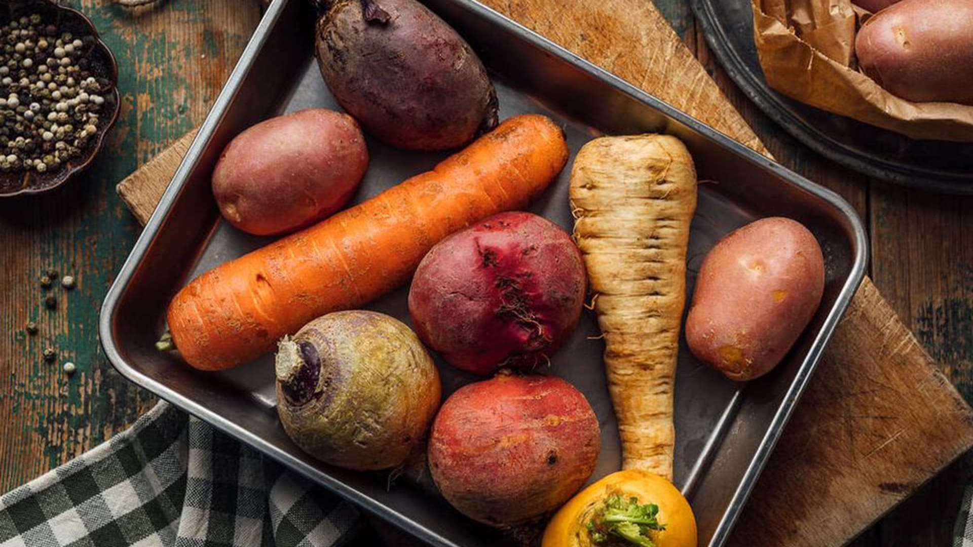 Talven juurekset hehkuvat joulupöydässä – Joulujuuresviikko tuo kotimaiset maut esiin