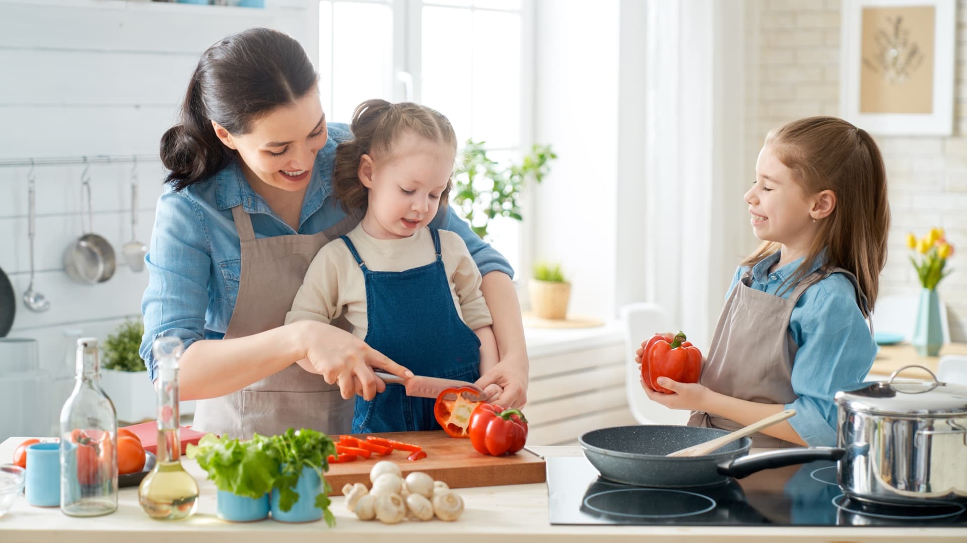 <p data-block-key="lg2ij">Alakoululaisille on hyvä tehdä valmiiksi välipala, jonka hän voi nauttia kotiin tullessaan. (Kuva: Envato)</p>