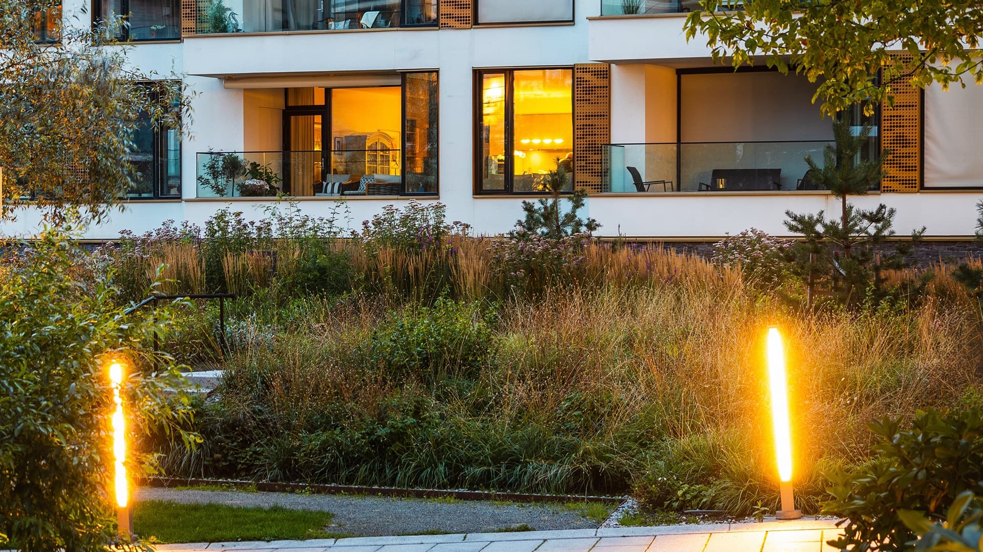 Puutarhamyymälä Muhevainen tarjoaa laajan kasvivalikoiman ja asiantuntevaa palvelua viherrakentamiseen.